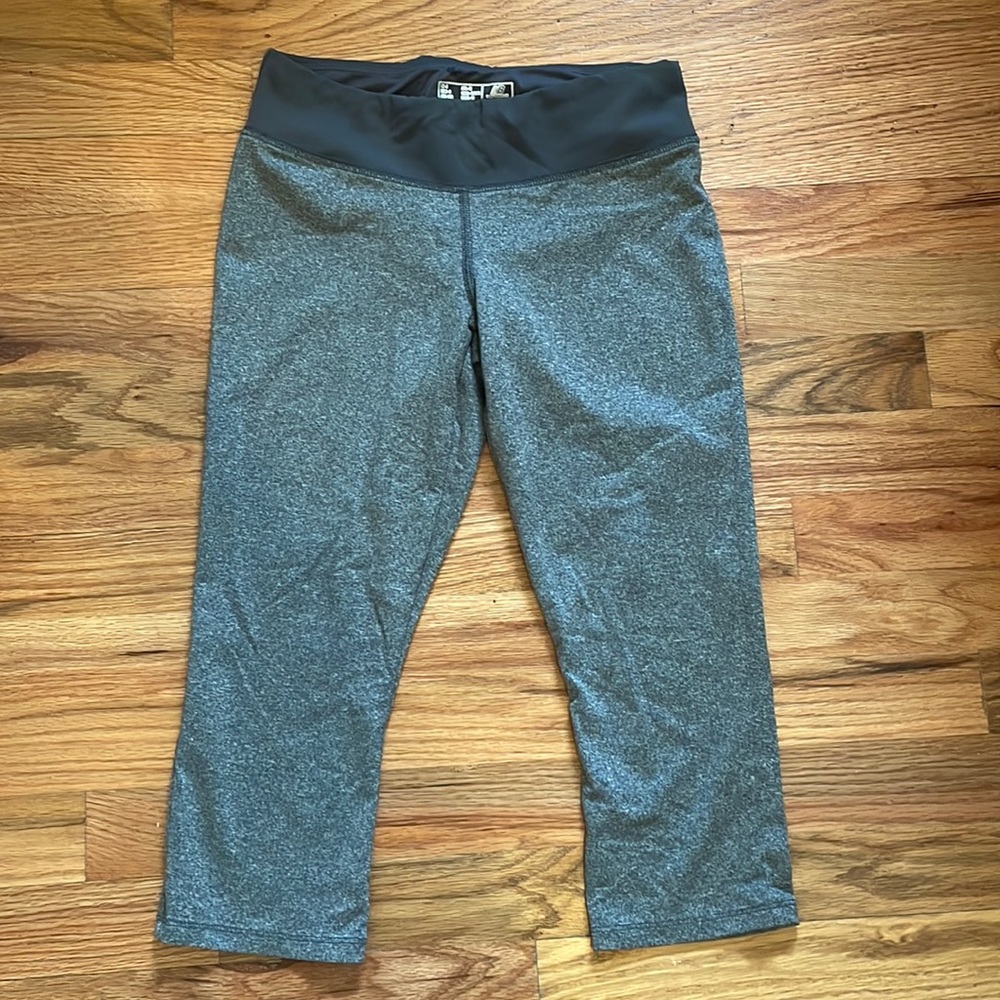 Cropped New Balance Leggings